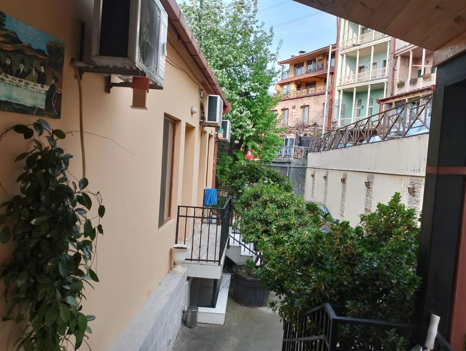 Two Lions Hotel Tiflis Exterior foto