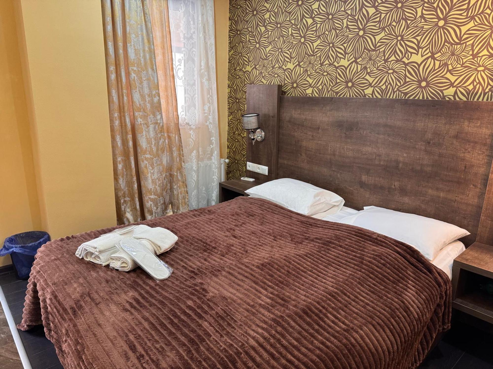 Two Lions Hotel Tiflis Exterior foto